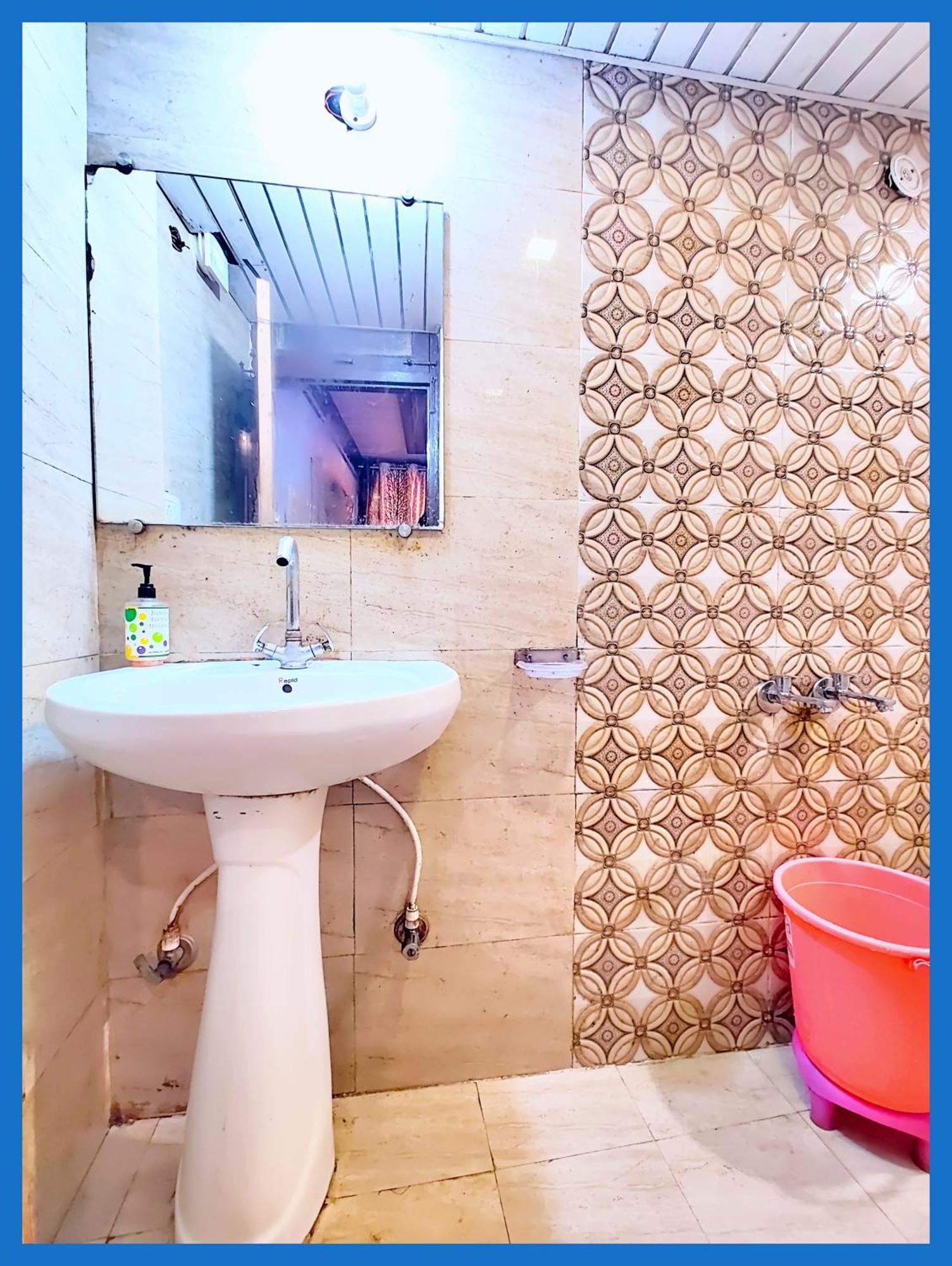 Flattiess ! Hotel Near Mall Road - Open Sitting Area On Terrace With Full Naini Lake View And Mountain Valley View - Wi Fi - Room Service Available - Top Rated Hotel Nainital Luaran gambar